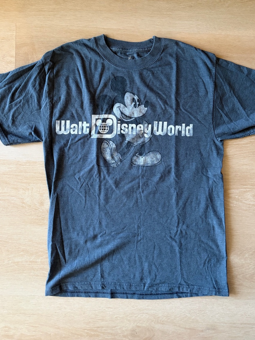 Walt Disney World Mickey Mouse Distressed Graphic Tee Gray M